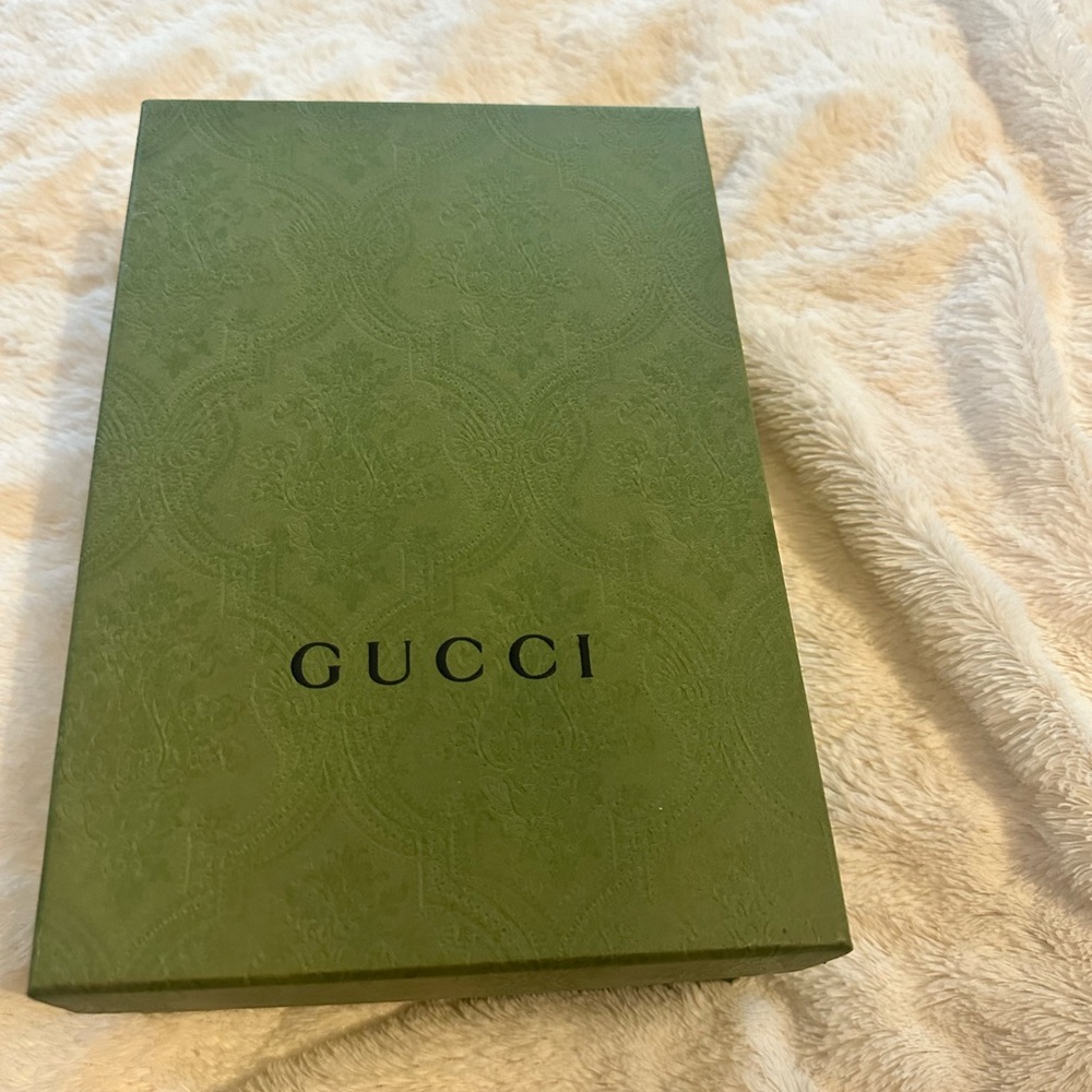 BRAND NEW GUCCI belt bag. Use as a clutch, short crossbody or shoulder bag - Picture 13 of 13